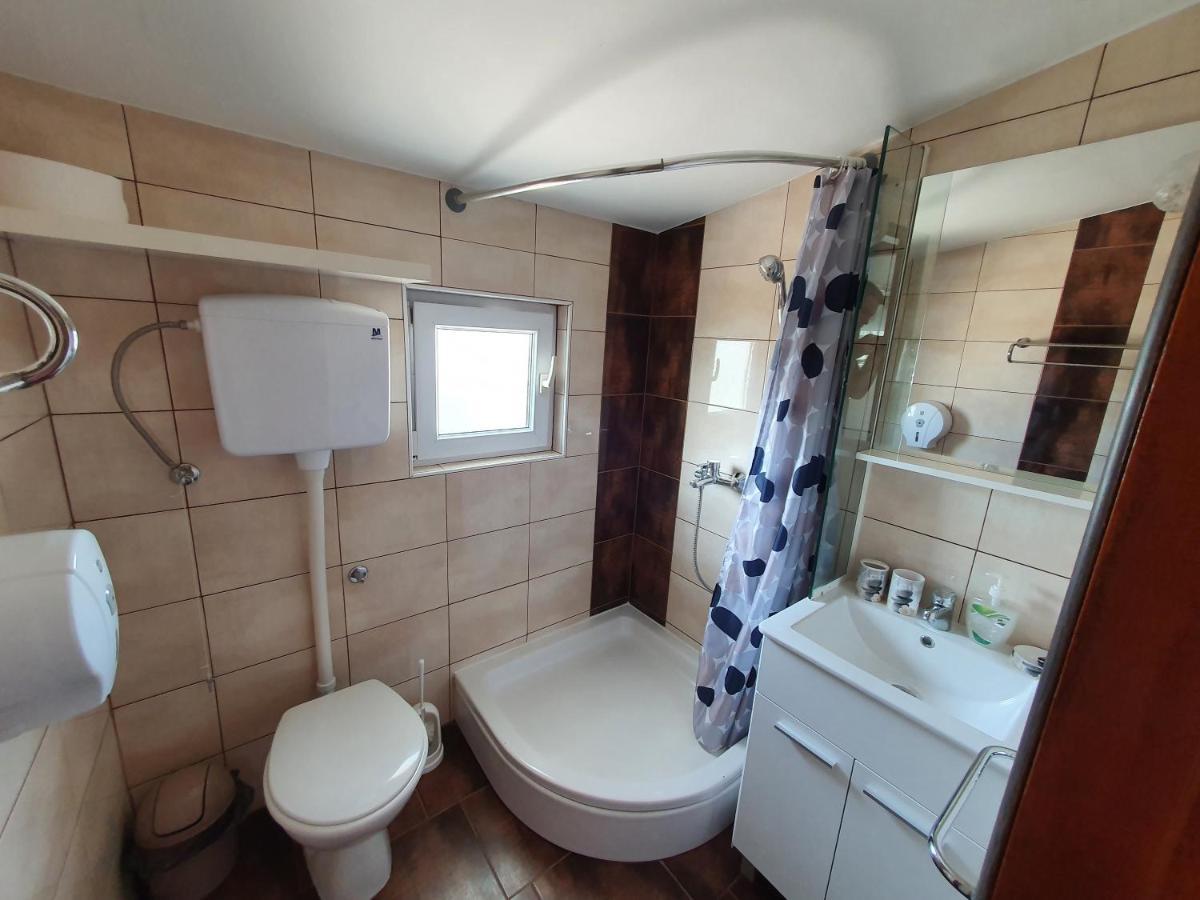Apartmani Deak Вир Екстериор снимка